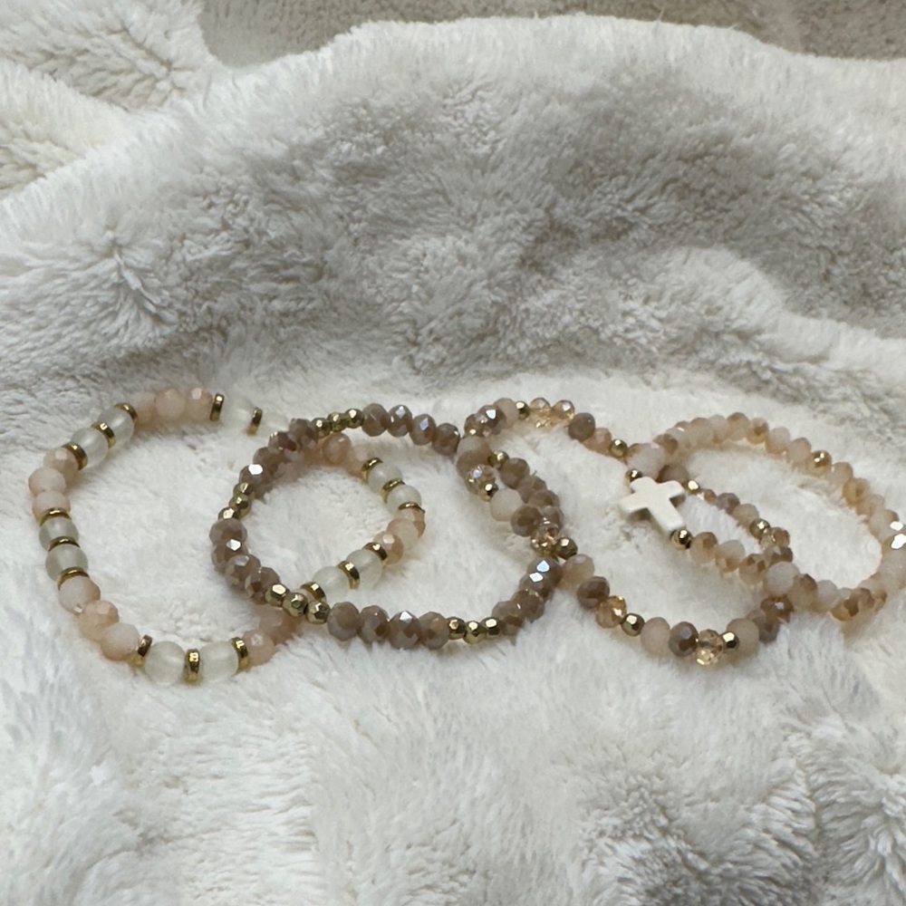 Beaded Bracelets Pretty Pink & Peachy Gold Mauve Set of 4 with Cross Charm NWOT - Picture 8 of 16